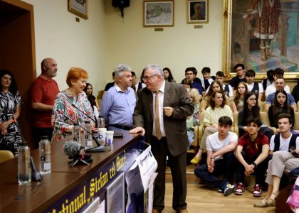 Brățară pe glezna ta. În virtutea inepției.  Lansare de carte, Radu Paraschivescu, editura Humanitas