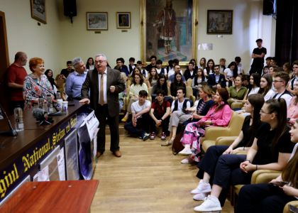 Brățară pe glezna ta. În virtutea inepției.  Lansare de carte, Radu Paraschivescu, editura Humanitas
