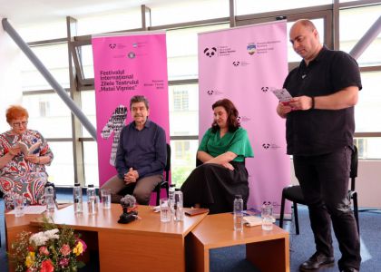 Brățară pe glezna ta. În virtutea inepției.  Lansare de carte, Radu Paraschivescu, editura Humanitas