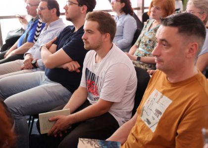 Brățară pe glezna ta. În virtutea inepției.  Lansare de carte, Radu Paraschivescu, editura Humanitas