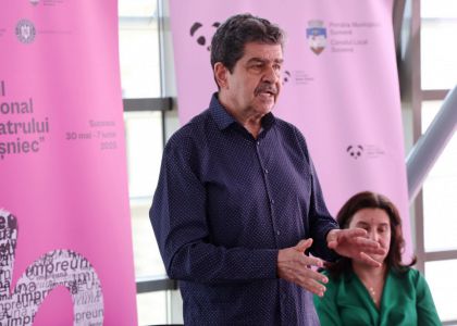Brățară pe glezna ta. În virtutea inepției.  Lansare de carte, Radu Paraschivescu, editura Humanitas