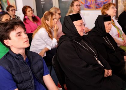 Brățară pe glezna ta. În virtutea inepției.  Lansare de carte, Radu Paraschivescu, editura Humanitas