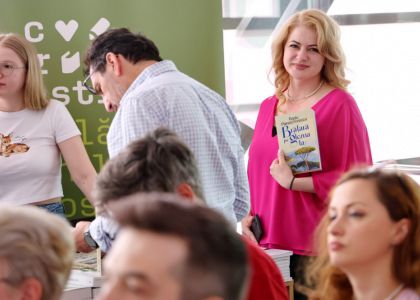 Brățară pe glezna ta. În virtutea inepției.  Lansare de carte, Radu Paraschivescu, editura Humanitas