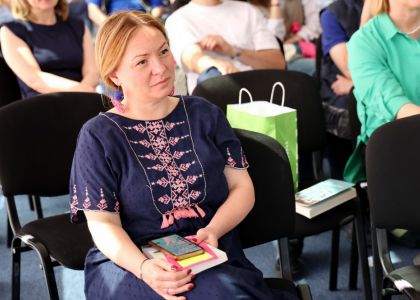 Brățară pe glezna ta. În virtutea inepției.  Lansare de carte, Radu Paraschivescu, editura Humanitas