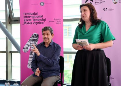 Brățară pe glezna ta. În virtutea inepției.  Lansare de carte, Radu Paraschivescu, editura Humanitas