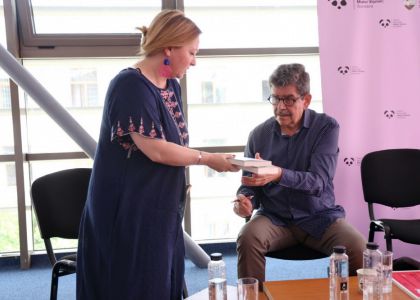 Brățară pe glezna ta. În virtutea inepției.  Lansare de carte, Radu Paraschivescu, editura Humanitas