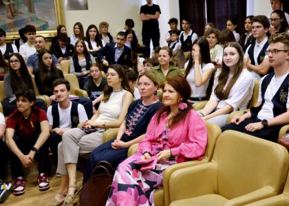 Brățară pe glezna ta. În virtutea inepției.  Lansare de carte, Radu Paraschivescu, editura Humanitas