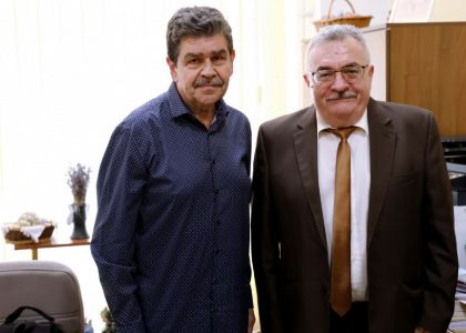 Brățară pe glezna ta. În virtutea inepției.  Lansare de carte, Radu Paraschivescu, editura Humanitas