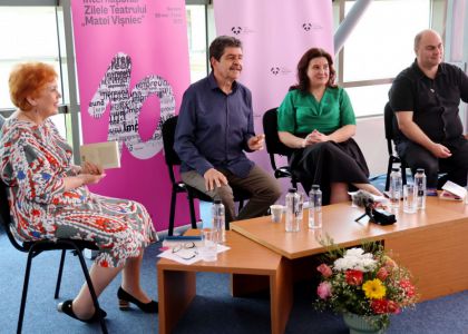 Brățară pe glezna ta. În virtutea inepției.  Lansare de carte, Radu Paraschivescu, editura Humanitas