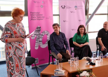 Brățară pe glezna ta. În virtutea inepției.  Lansare de carte, Radu Paraschivescu, editura Humanitas
