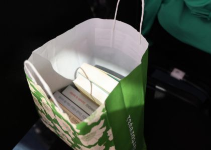 Brățară pe glezna ta. În virtutea inepției.  Lansare de carte, Radu Paraschivescu, editura Humanitas