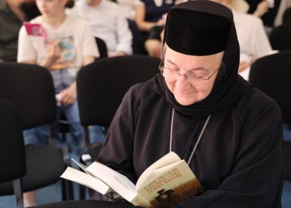 Drumul spre Soare-Răsare. Lansare de carte, Ioana Nicolaie