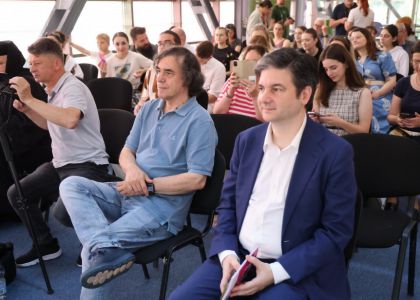 Drumul spre Soare-Răsare. Lansare de carte, Ioana Nicolaie