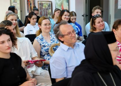 Drumul spre Soare-Răsare. Lansare de carte, Ioana Nicolaie