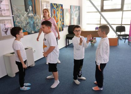 Ateliere de teatru pentru copii și adolescenți