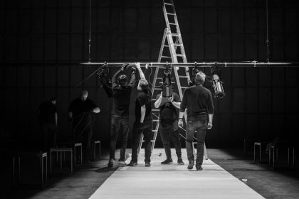 FNT 2025. TE PRIVEȘTE! Argumentul, structura si componentele Festivalului Național de Teatru, a 35-a ediție