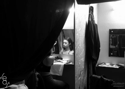 PĂDUREA ASUMAȚILOR de Alexandra Felseghi, regia Andrei Măjeri a ridicat sala în picioare și a primit aplauze la scenă deschisă.