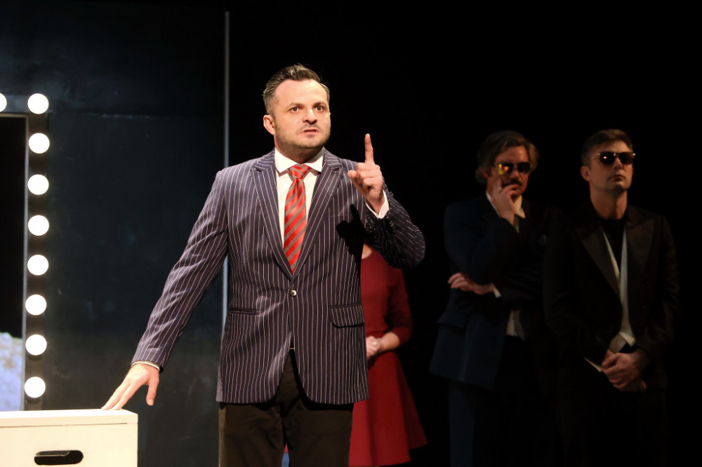 CABARETUL CUVINTELOR