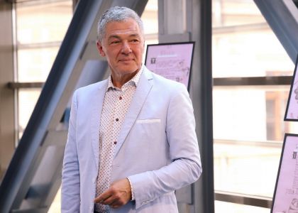 Managerul Teatrului Municipal „Matei Vișniec" Suceava, Adrian Păduraru, in interviu la VIVA FM