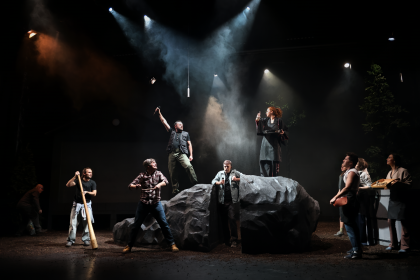 „Pădurea asumaților”, ultima reprezentație a anului la Teatrul „Matei Vișniec” Suceava