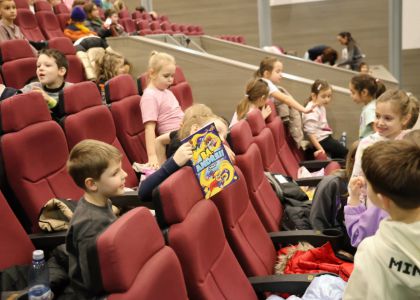 Jurnal de Festival: Ziua II – Culoare, Poveste și Drumuri Deschise