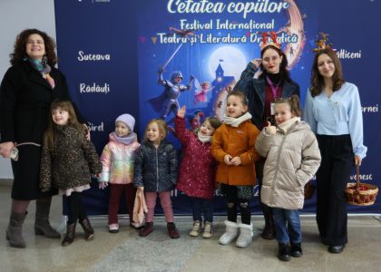 Jurnal de Festival: Ziua II – Culoare, Poveste și Drumuri Deschise