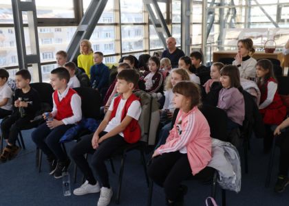 Jurnal de Festival: Ziua II – Culoare, Poveste și Drumuri Deschise