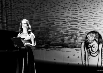 „PIM – 80”: Un regal al artelor la Suceava. O retrospectivă-spectacol între desen, muzică clasică și teatrul de ieri și de azi