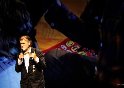 „PIM – 80”: Un regal al artelor la Suceava. O retrospectivă-spectacol între desen, muzică clasică și teatrul de ieri și de azi