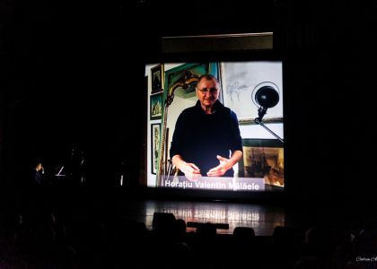 „PIM – 80”: Un regal al artelor la Suceava. O retrospectivă-spectacol între desen, muzică clasică și teatrul de ieri și de azi