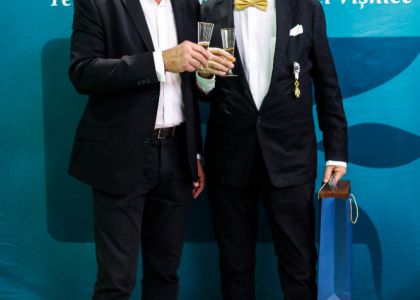 „PIM – 80”: Un regal al artelor la Suceava. O retrospectivă-spectacol între desen, muzică clasică și teatrul de ieri și de azi