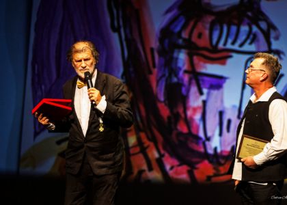 „PIM – 80”: Un regal al artelor la Suceava. O retrospectivă-spectacol între desen, muzică clasică și teatrul de ieri și de azi