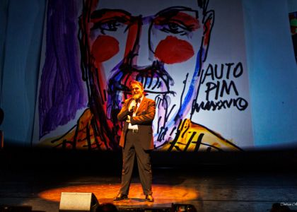 „PIM – 80”: Un regal al artelor la Suceava. O retrospectivă-spectacol între desen, muzică clasică și teatrul de ieri și de azi