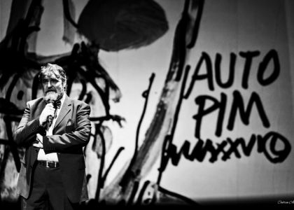 „PIM – 80”: Un regal al artelor la Suceava. O retrospectivă-spectacol între desen, muzică clasică și teatrul de ieri și de azi