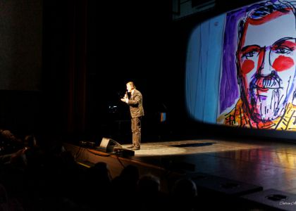 „PIM – 80”: Un regal al artelor la Suceava. O retrospectivă-spectacol între desen, muzică clasică și teatrul de ieri și de azi