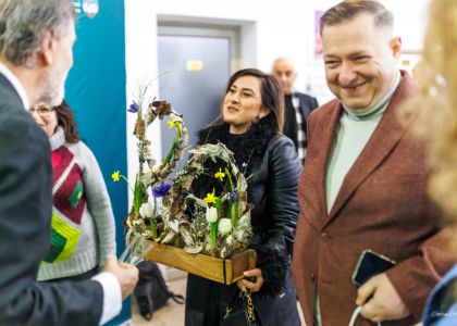 „PIM – 80”: Un regal al artelor la Suceava. O retrospectivă-spectacol între desen, muzică clasică și teatrul de ieri și de azi