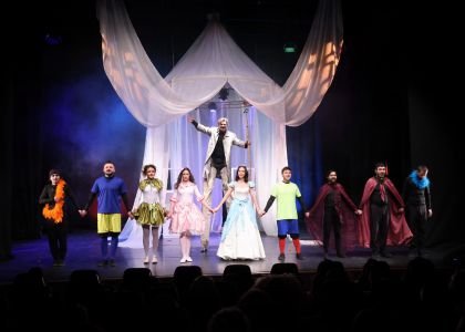 Expoziție de caricatură și premieră pentru copii, la Teatrul „Matei Vișniec”