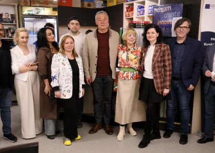 Teatrul ca Laborator de Creație: Dialog între Scenă și Universitate