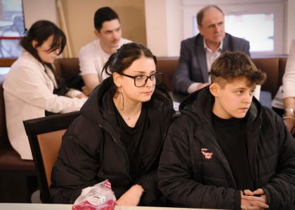 Teatrul ca Laborator de Creație: Dialog între Scenă și Universitate