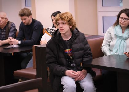 Teatrul ca Laborator de Creație: Dialog între Scenă și Universitate