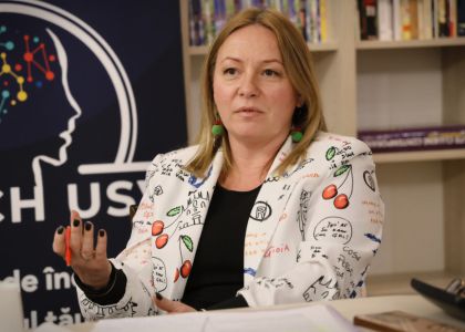 Teatrul ca Laborator de Creație: Dialog între Scenă și Universitate