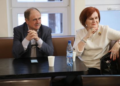 Teatrul ca Laborator de Creație: Dialog între Scenă și Universitate