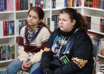 Un copil, o carte, un creion