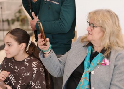 Un copil, o carte, un creion