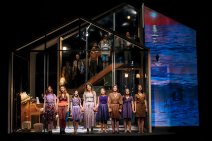 Și la Suceava teatrul a devenit marfă rară: „Dealurile Californiei, un spectacol născut sold-out”