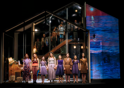 Și la Suceava teatrul a devenit marfă rară: „Dealurile Californiei, un spectacol născut sold-out”