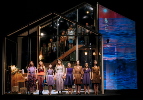 Și la Suceava teatrul a devenit marfă rară: „Dealurile Californiei, un spectacol născut sold-out”