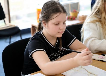 Micul Prinț în Culori: Când Povestea Prinde Viață pe Șevalet