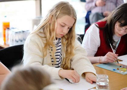 Micul Prinț în Culori: Când Povestea Prinde Viață pe Șevalet