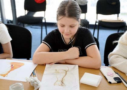 Micul Prinț în Culori: Când Povestea Prinde Viață pe Șevalet